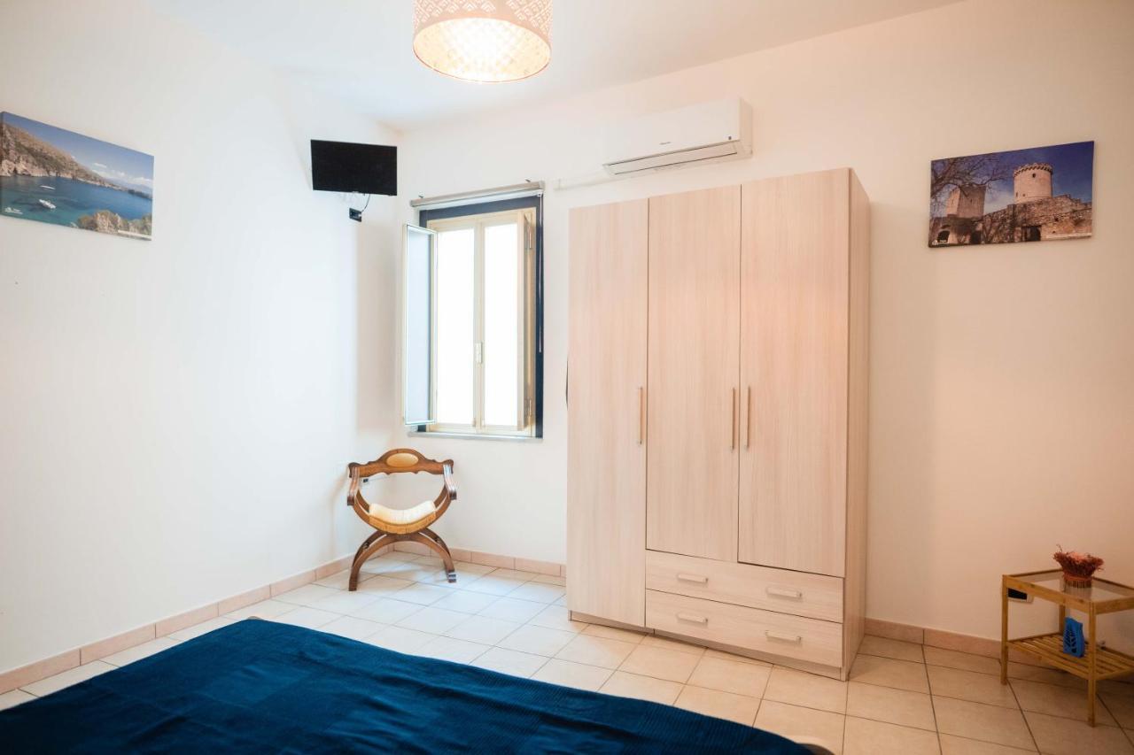B&B Dell'Infopoint-La Via Silente Castelnuovo Cilento Экстерьер фото